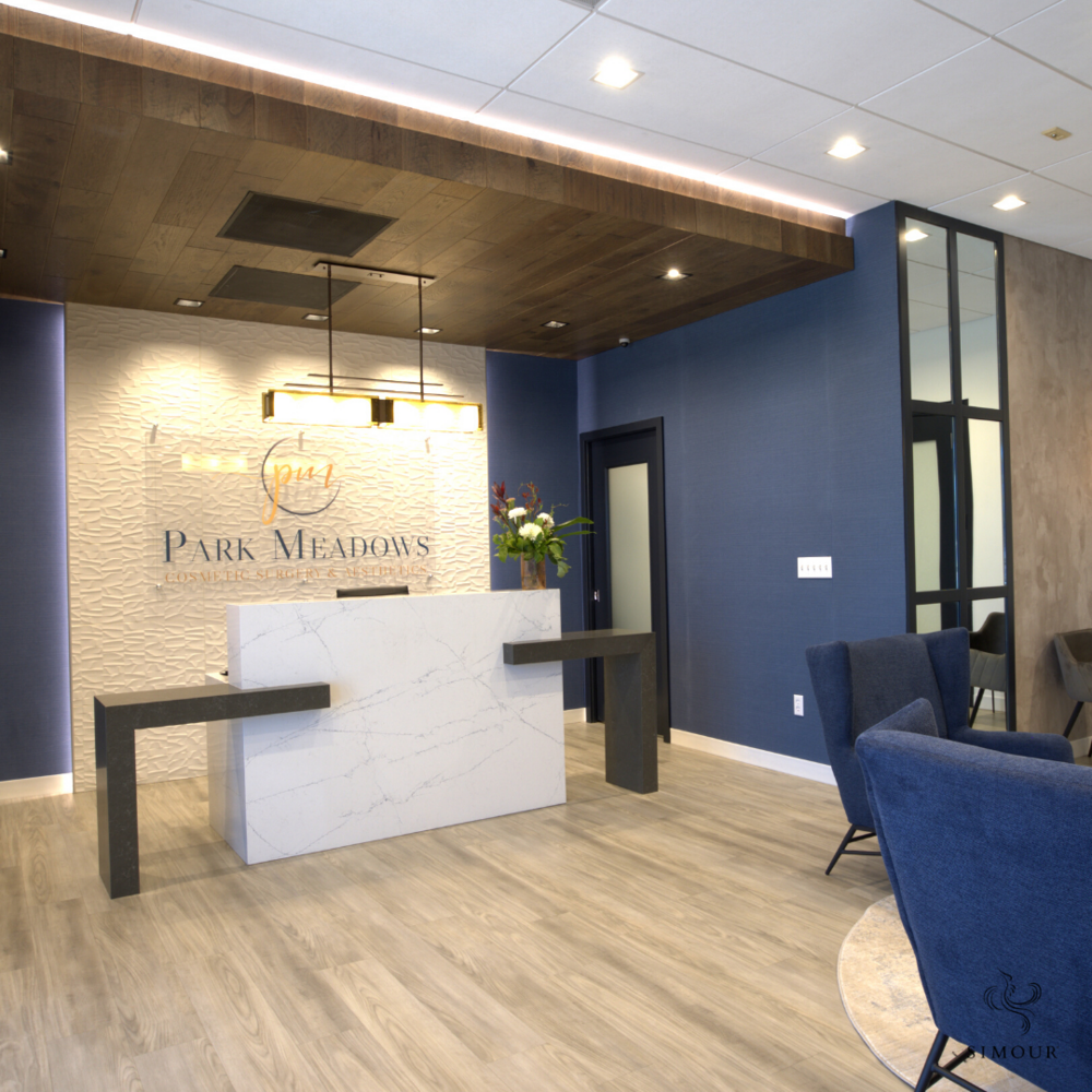 Minimalist vs. Opulent: Choosing the Right Style for Your Reception Desk